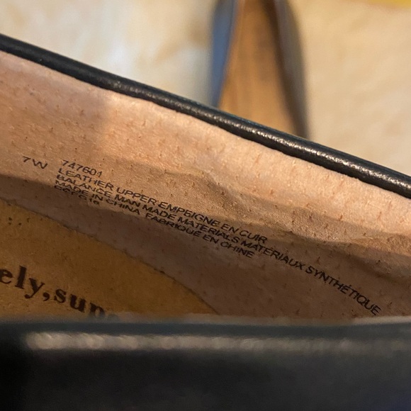 Black round toe leather heels NIB - Picture 9 of 13